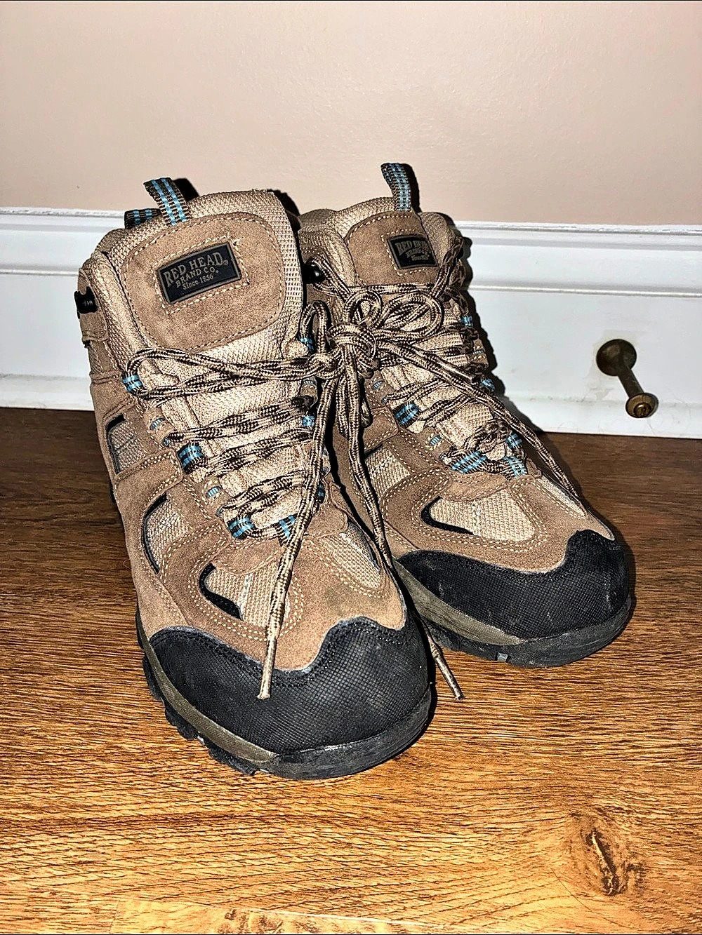 Red Head women’s Leather Hiking Boots US 7.5